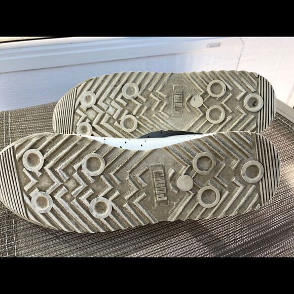 Beautiful sneakers by Puma in size 71/2 - Picture 7 of 8